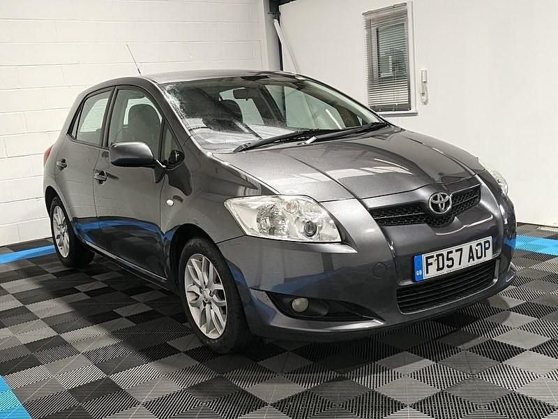 Used Toyota Auris 124 HP (91 kW) 2007 Grey Hatchback