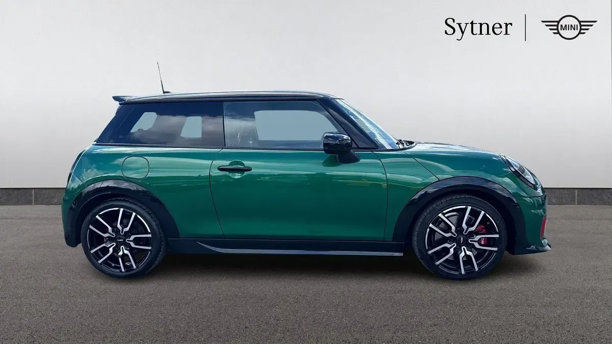 Used Mini John Cooper Works Hatch 228 HP (167 kW) 2024 Green Hatchback