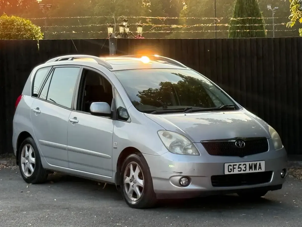 Used Toyota Corolla Verso 2003 Silver MPV