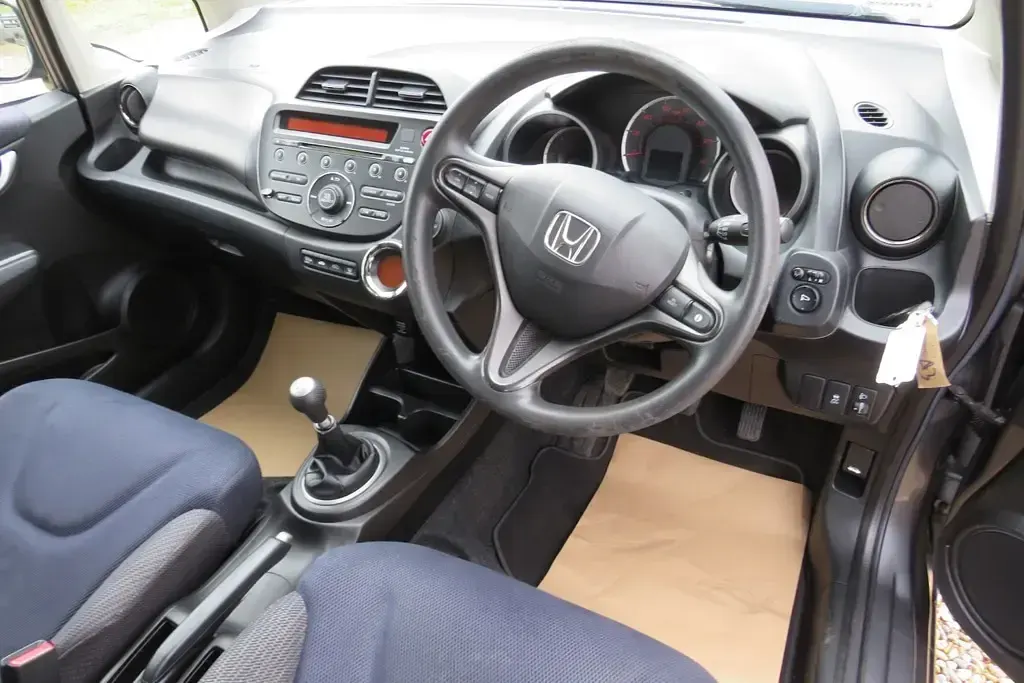 Used Honda Jazz ES 99 HP (72 kW) 2012 Grey Hatchback