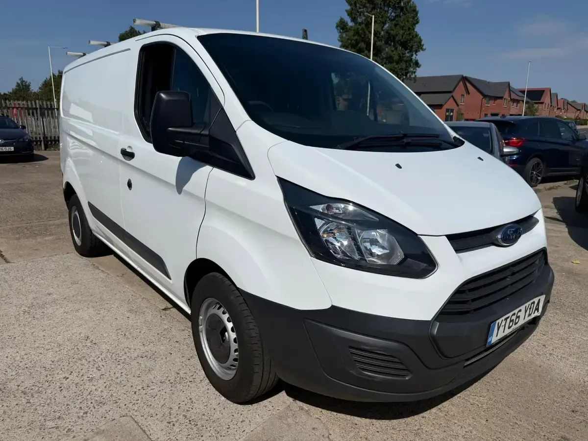 Used Ford Transit Custom 105 HP (77 kW) 2016 White Van