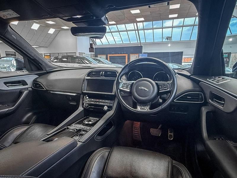 Used Jaguar F-Pace R-Sport 180 HP (132 kW) 2019 Blue SUV