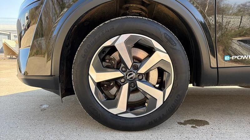 Used Nissan Qashqai N-Connecta 190 HP (139 kW) 2023 Black SUV