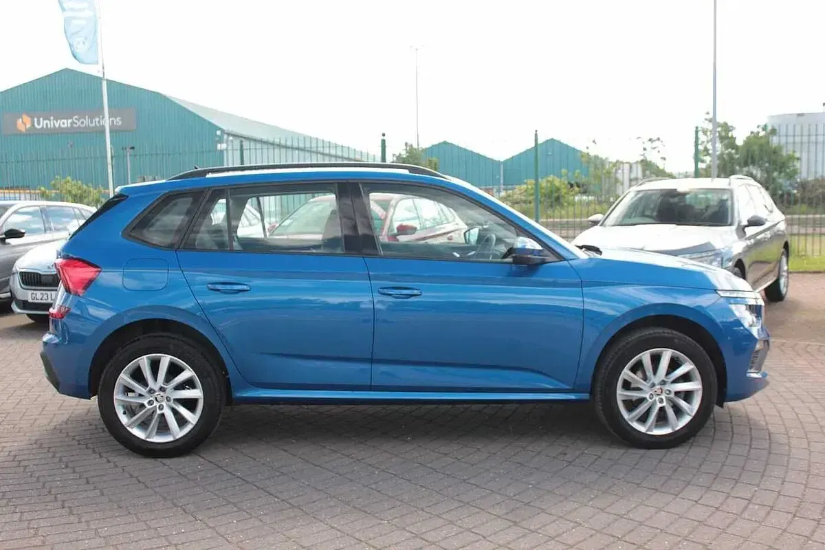 Used Skoda Kamiq SE 94 HP (69 kW) 2024 Race blue metallic SUV