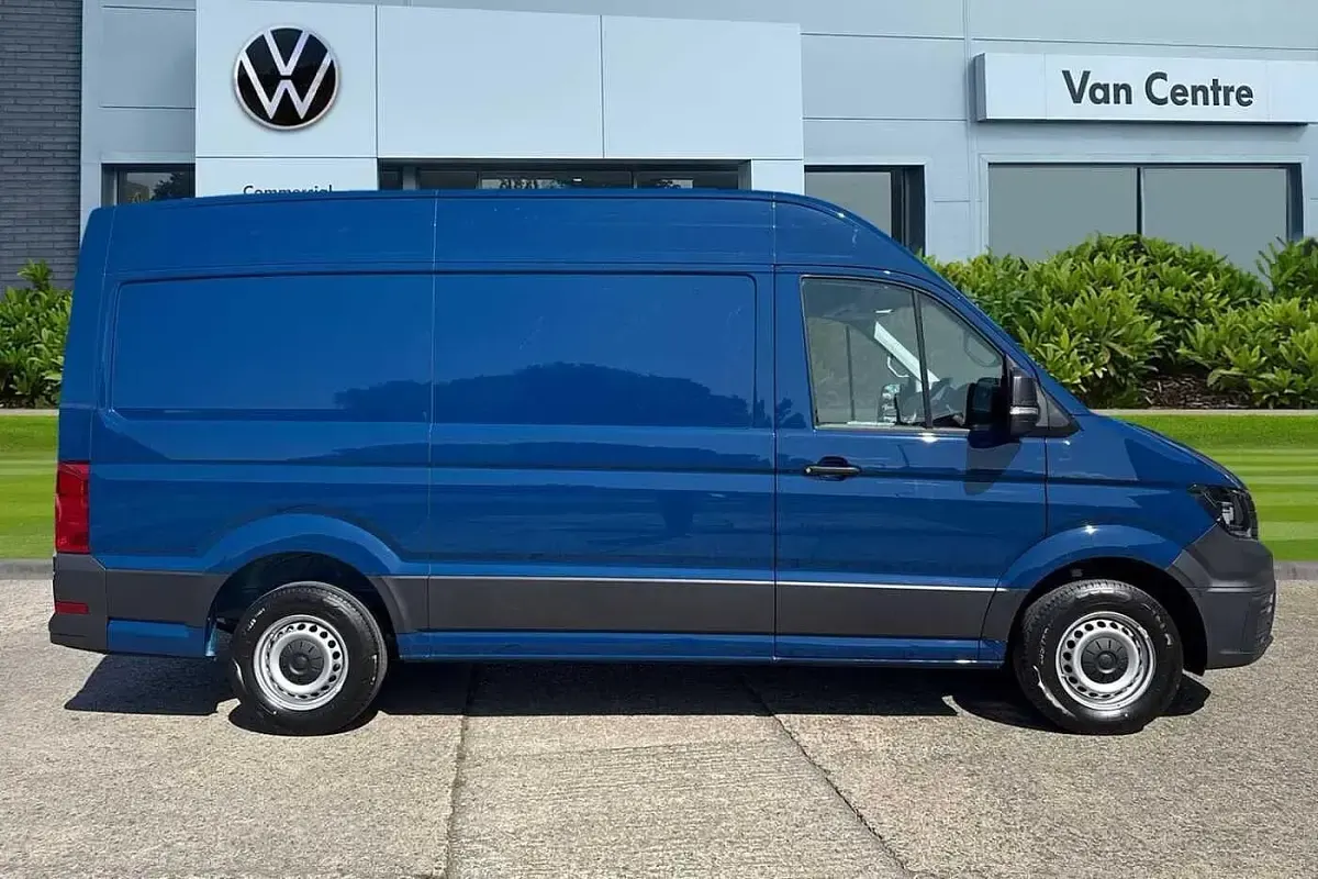 New VW Crafter 140 HP (102 kW) 2026 Blue Van