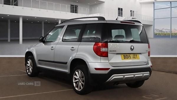 Used Skoda Yeti GreenLine 105 HP (77 kW) 2015 Silver SUV