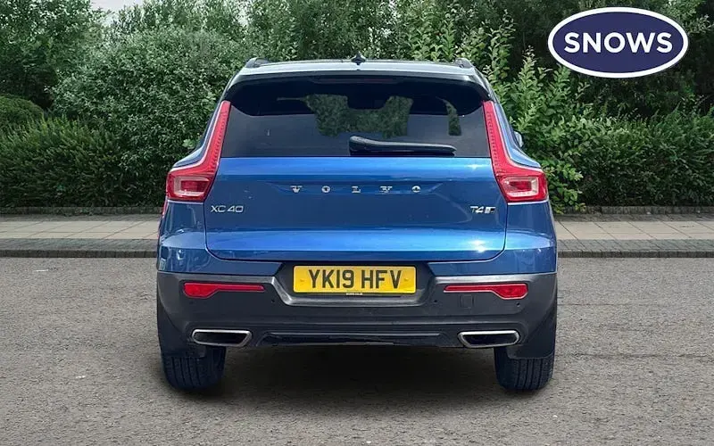 Used Volvo XC40 R-Design 190 HP (139 kW) 2019 Blue SUV