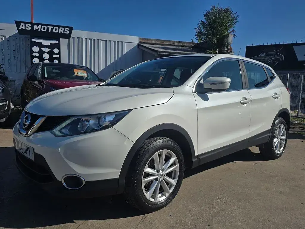 Used Nissan Qashqai Acenta 115 HP (84 kW) 2014 White SUV