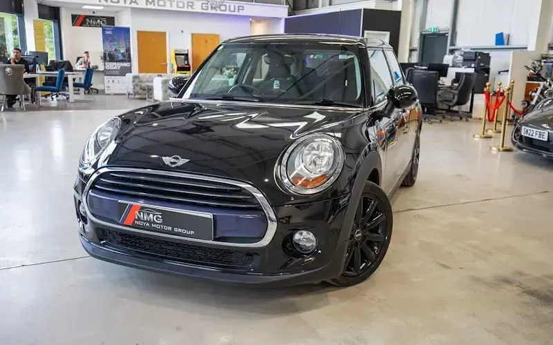 Used Mini Cooper Hatch 136 HP (100 kW) 2017 Black Hatchback