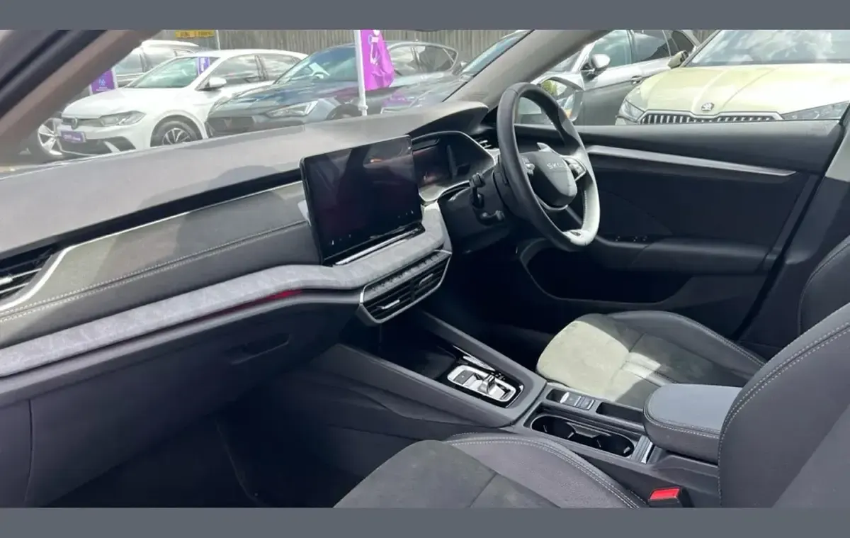 Usado Skoda Octavia SE L 147 CV (108 kW) 2025 Plateado Familiar