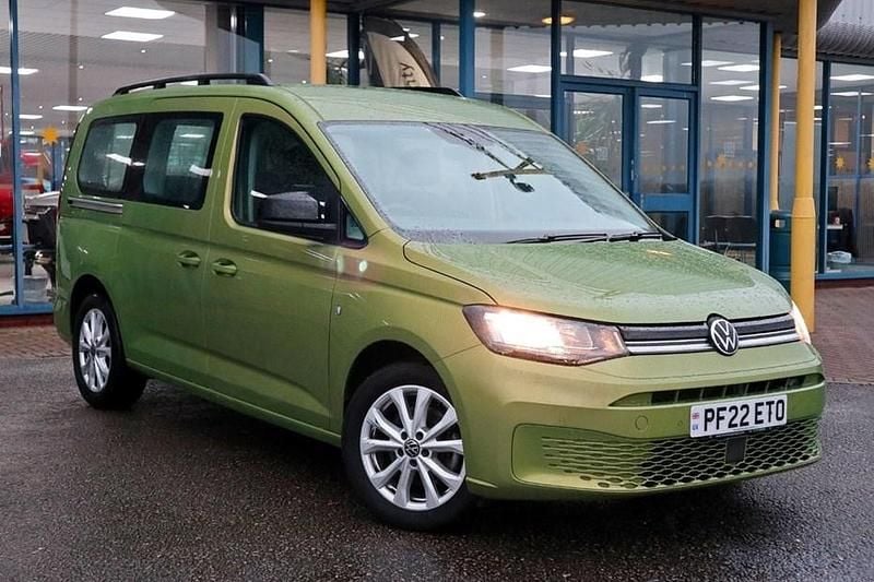 Green Used 2022 VW Caddy Maxi Life MPV | £26,489 (Good price) - Image 1/1