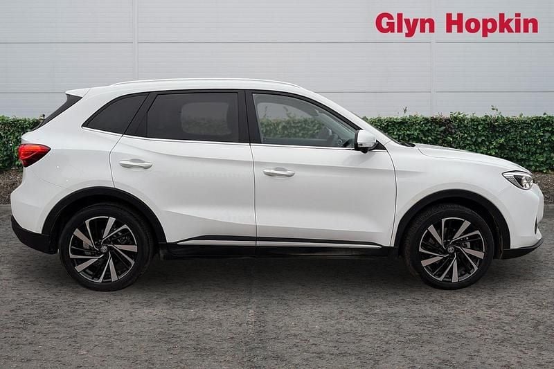 Used MG ZS Trophy 2025 White Hatchback