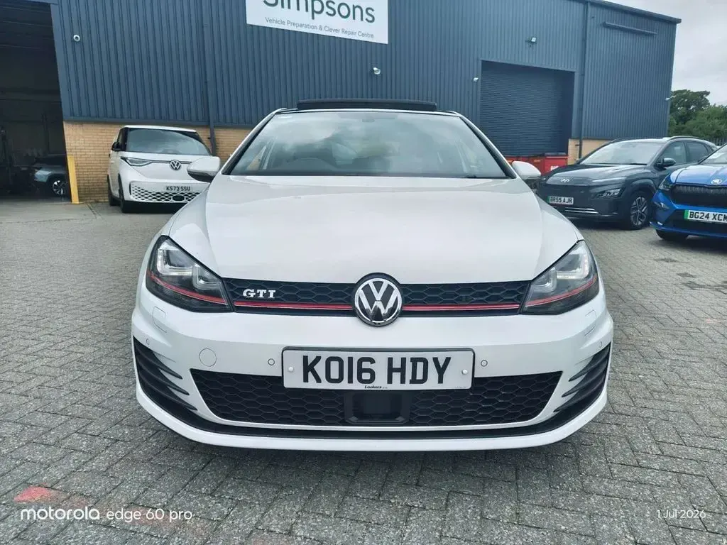 Used VW Golf VII GTI 220 HP (161 kW) 2016 White Hatchback