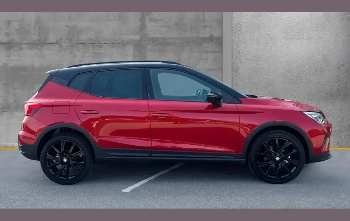 New Seat Arona Black Edition 115 HP (84 kW) 2025 Red SUV