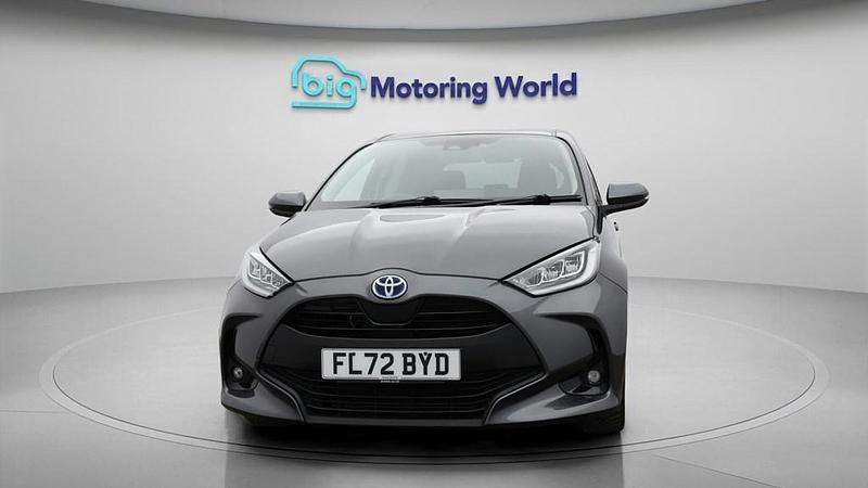 Used Toyota Yaris Hybrid Design 116 HP (85 kW) 2022 Grey Hatchback