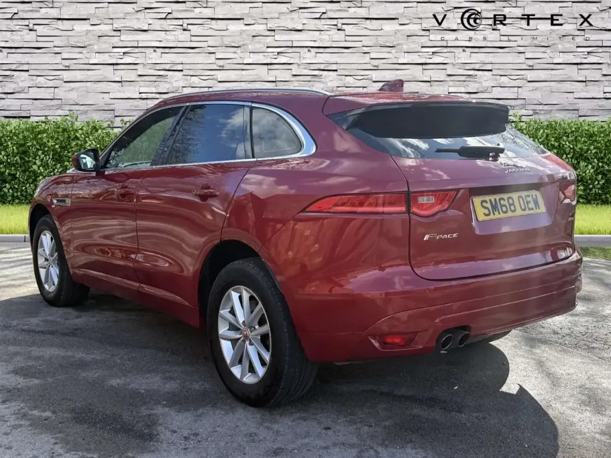 Second-hand Jaguar F-Pace Prestige 180 CP (132 kW) 2018 Roșu SUV