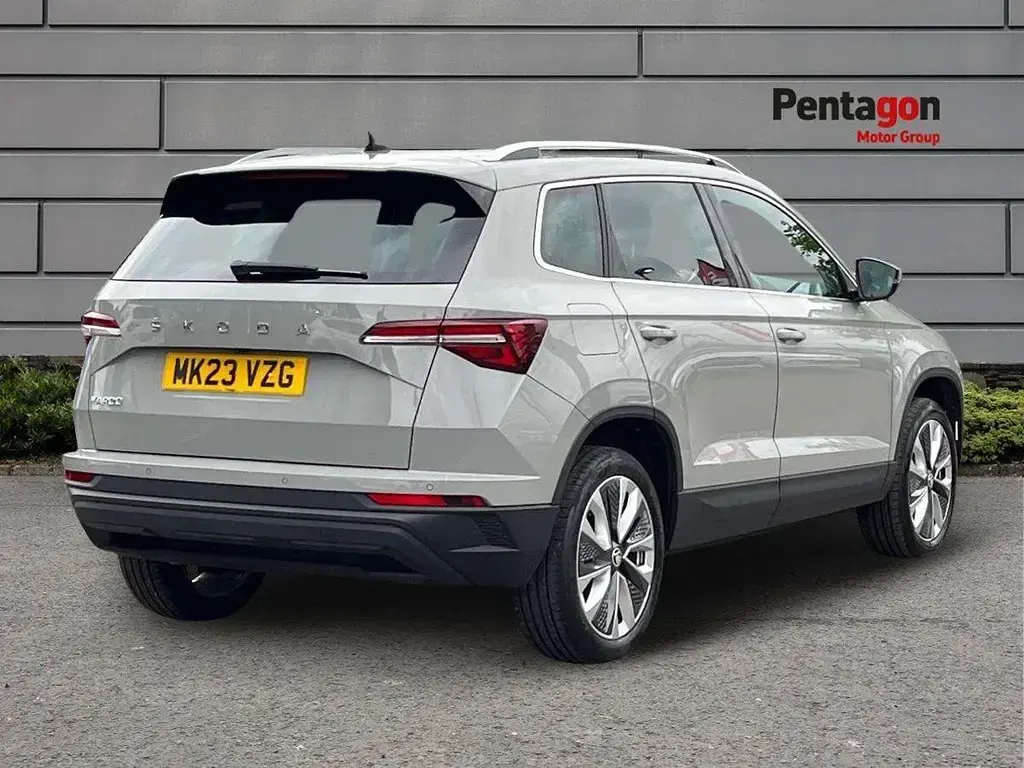 Gebraucht Skoda Karoq SE L 150 PS (110 kW) 2023 Grau SUV