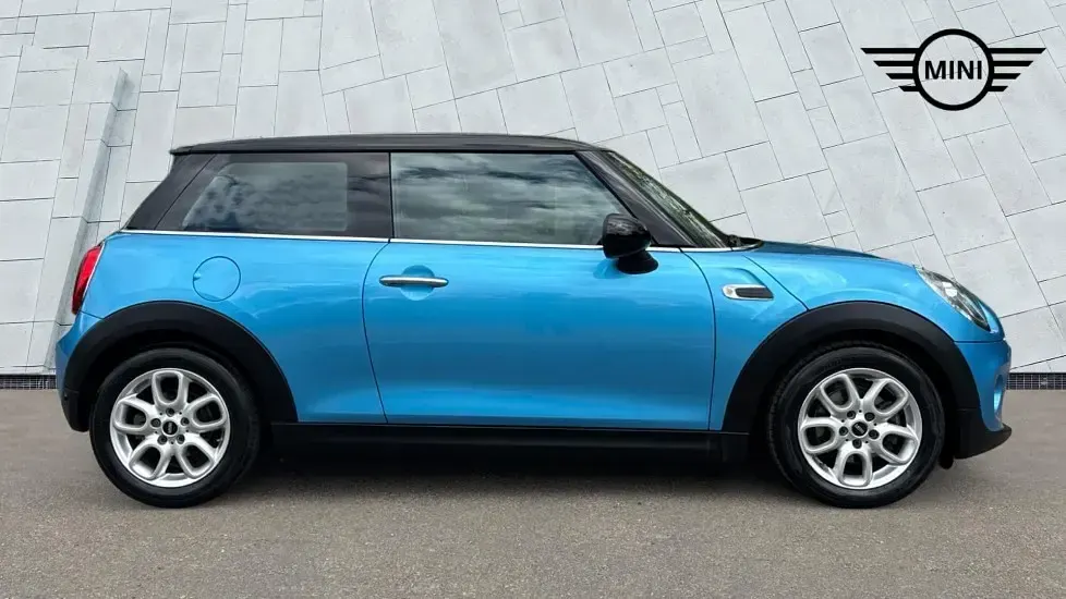 Used Mini Cooper Hatch 134 HP (98 kW) 2018 Blue Hatchback