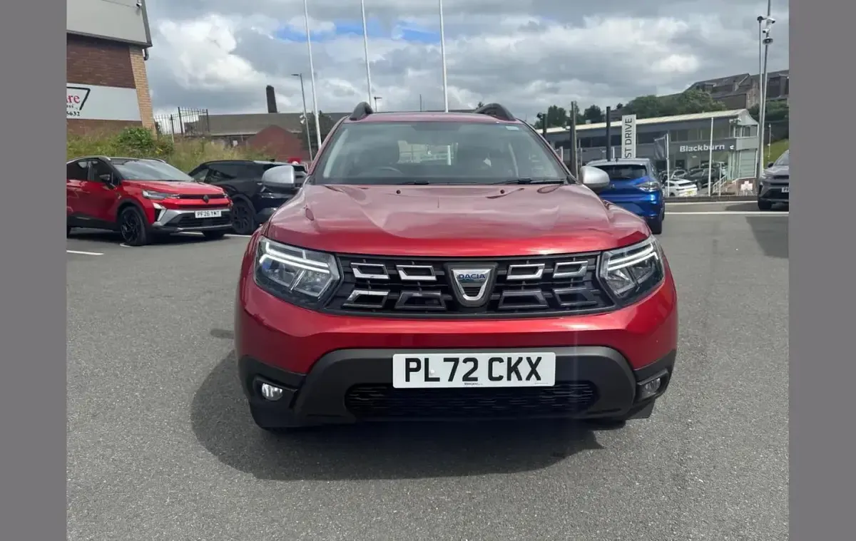Used Dacia Duster Comfort 99 HP (72 kW) 2023 Red SUV
