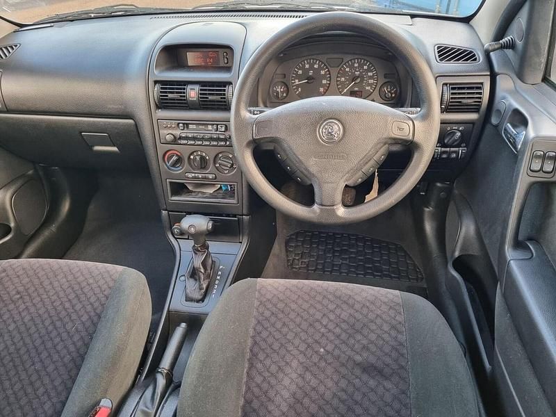 Used Vauxhall Astra Club 2002 Silver Hatchback