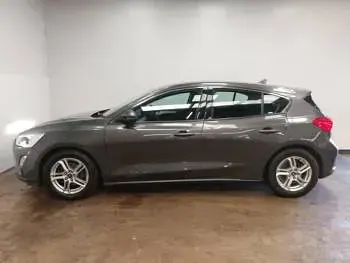 Usado Ford Focus Zetec 125 HP (91 kW) 2019 Cinzento Citadino