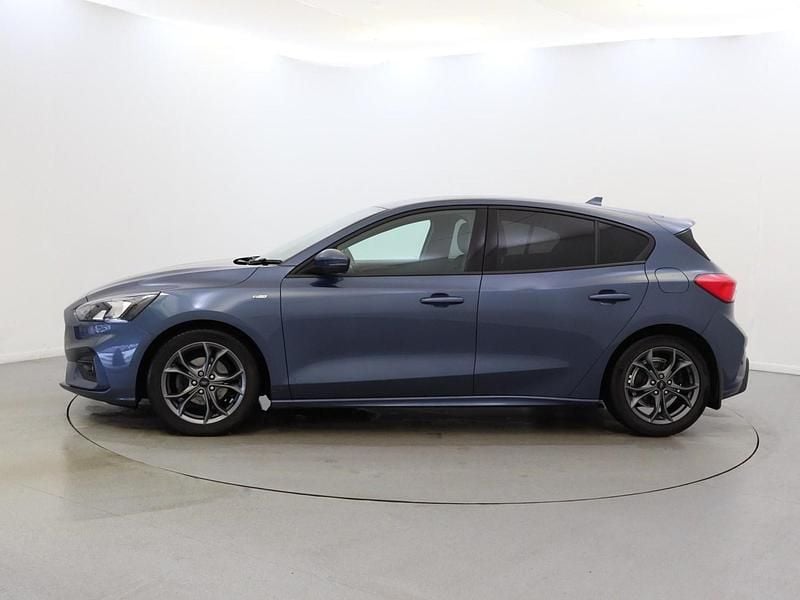 Used Ford Focus ST-Line 120 HP (88 kW) 2018 Blue Hatchback