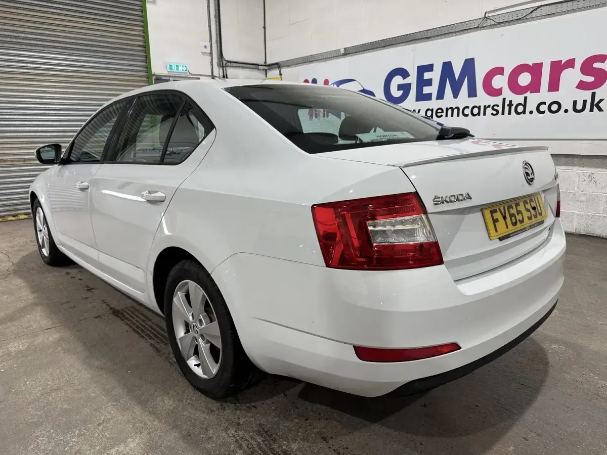 Used Skoda Octavia GreenLine 2015 White Estate