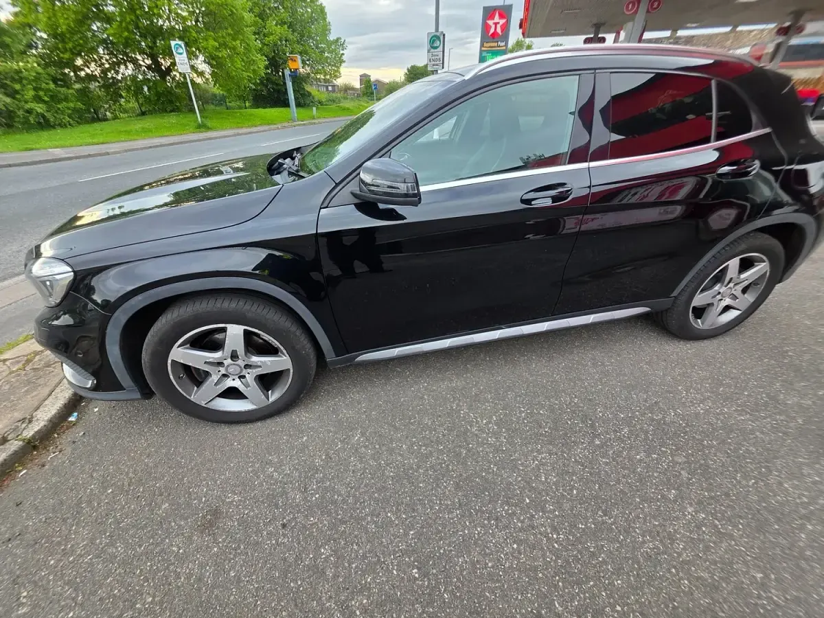 Käytetty Mercedes GLA220 AMG line 2015 Musta Katumaasturi