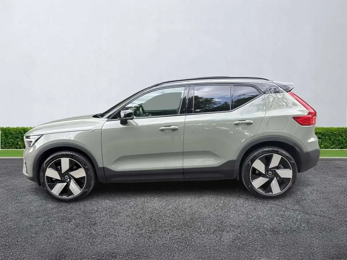 Used Volvo EX40 Ultra 185 kW (252 HP) 2025 Green SUV