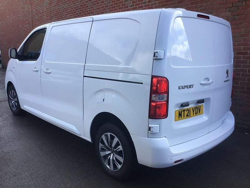 Used Peugeot Expert 2021 White Van