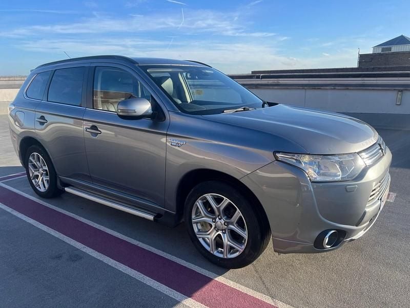 Used Mitsubishi Outlander P-HEV 2015 Grey Estate