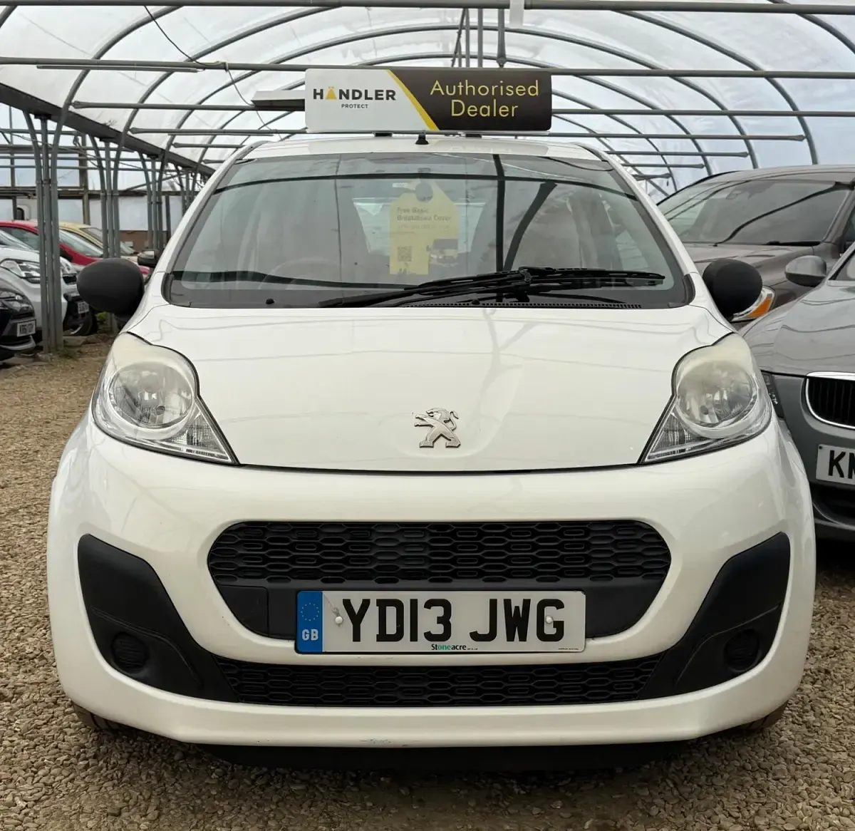 Used Peugeot 107 Access 68 HP (50 kW) 2013 White Hatchback