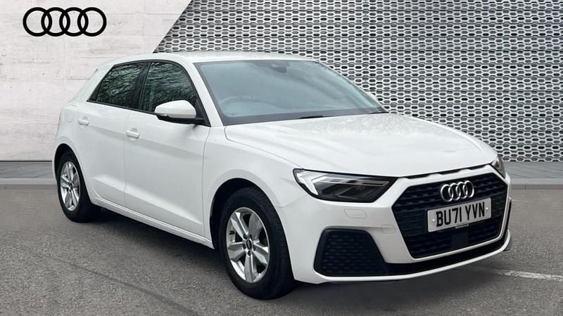 Used Audi A1 Design 95 HP (69 kW) 2021 White SUV