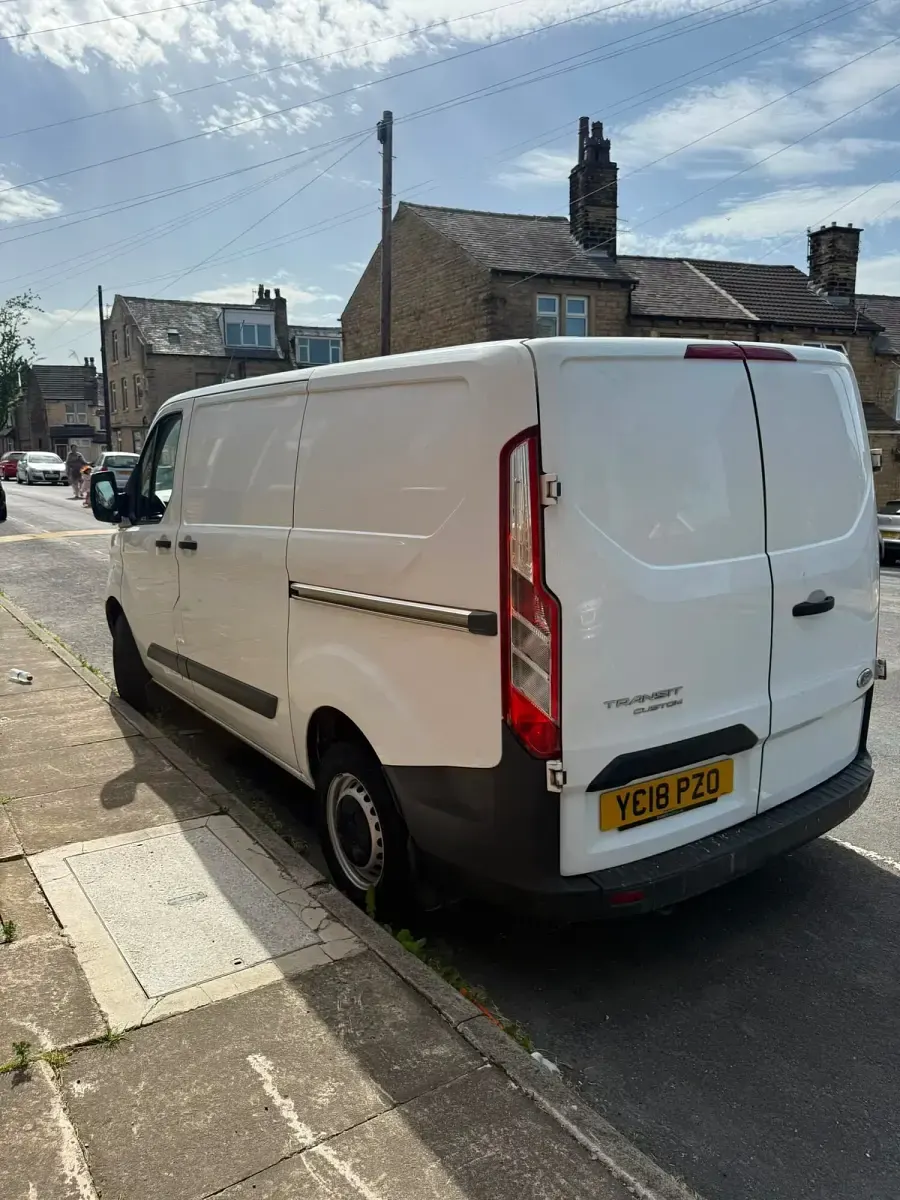 Used Ford Transit Custom 105 HP (77 kW) 2018 White Van