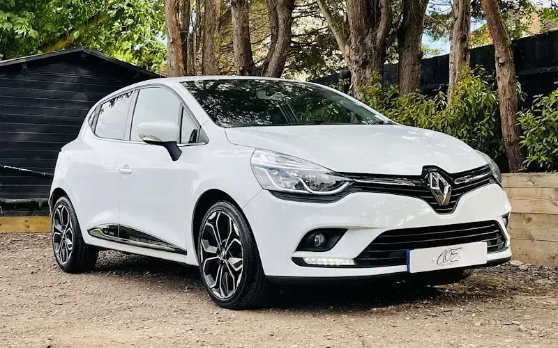 Used Renault Clio Iconic 90 HP (66 kW) 2019 Hatchback