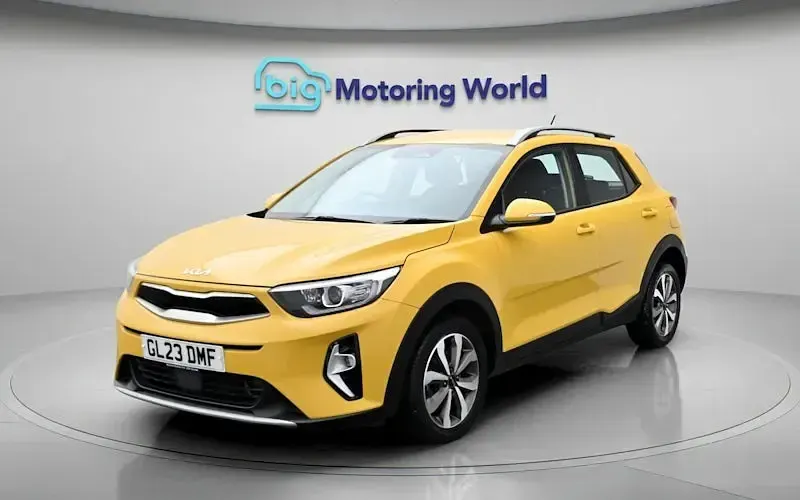 Used Kia Stonic 101 HP (74 kW) 2023 Yellow SUV