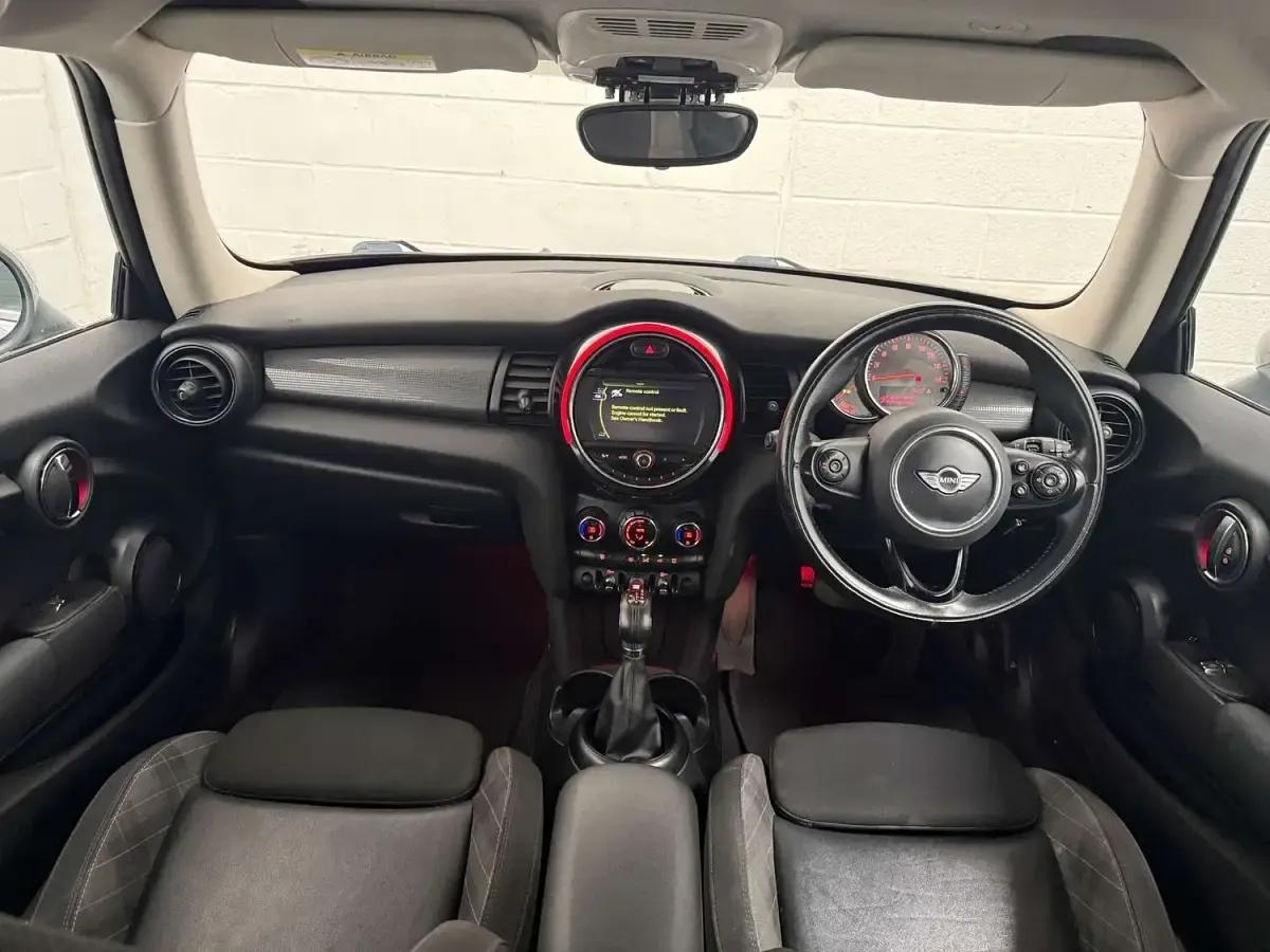 Used Mini Cooper Hatch 136 HP (100 kW) 2016 Silver Hatchback