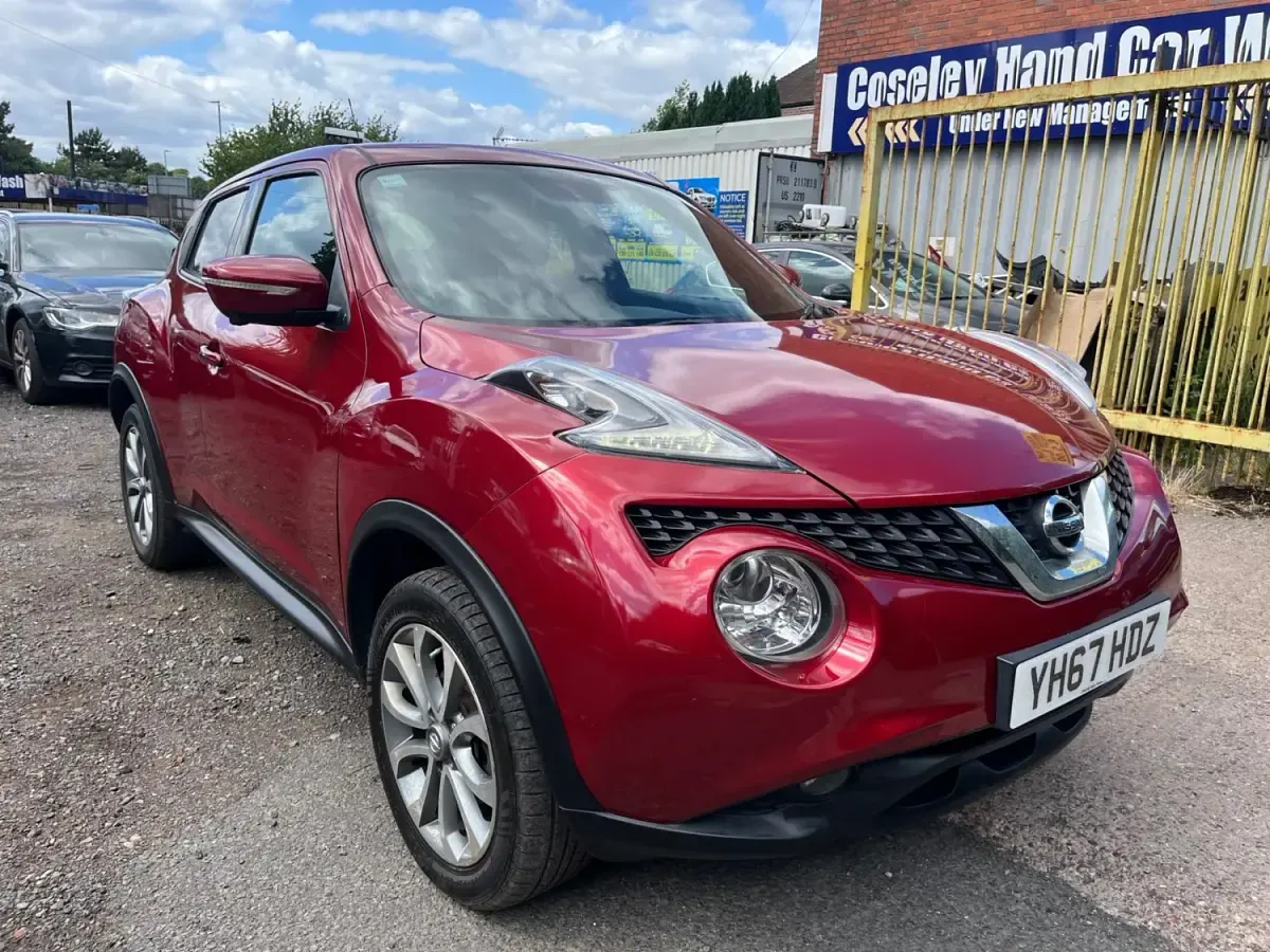 Begagnad Nissan Juke Tekna 2017 Röd SUV