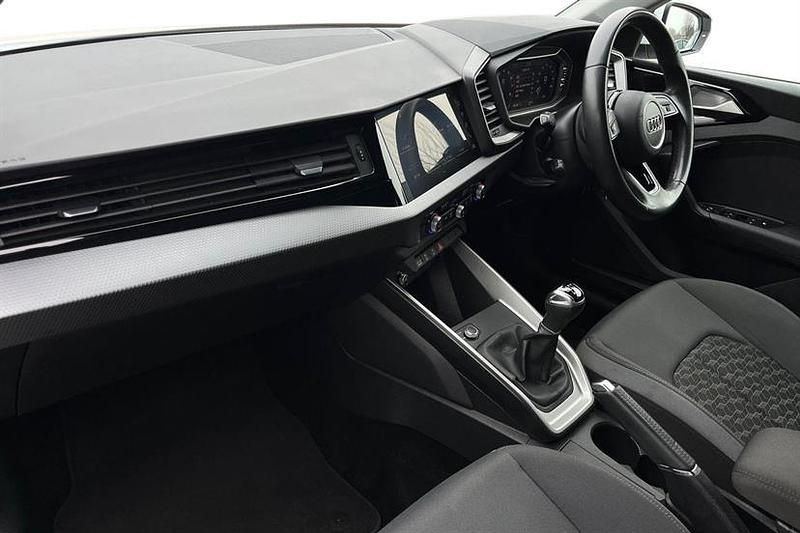 Used Audi A1 Sport 110 HP (80 kW) 2023 White SUV