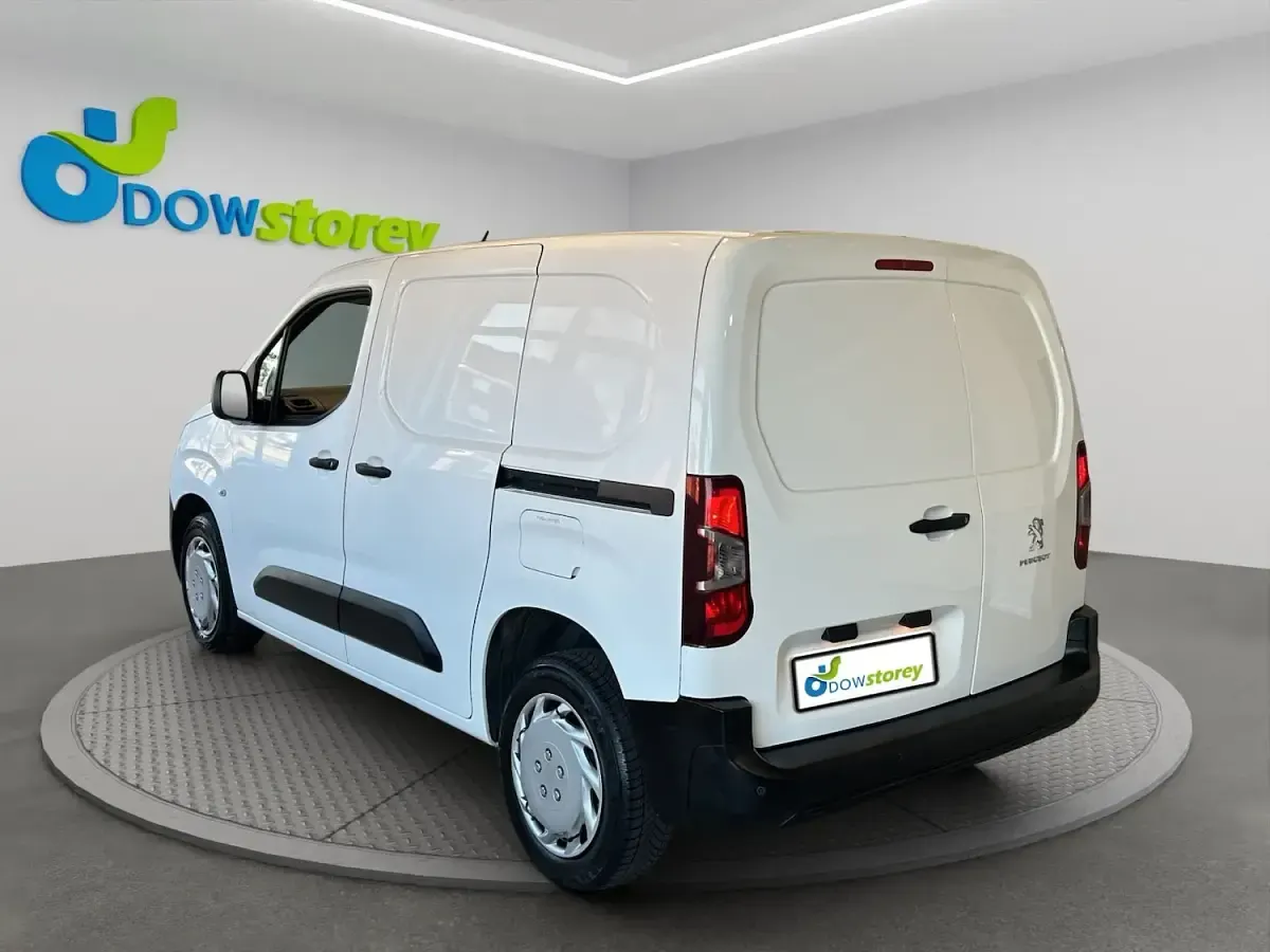 Used Peugeot Partner 131 HP (96 kW) 2020 White MPV