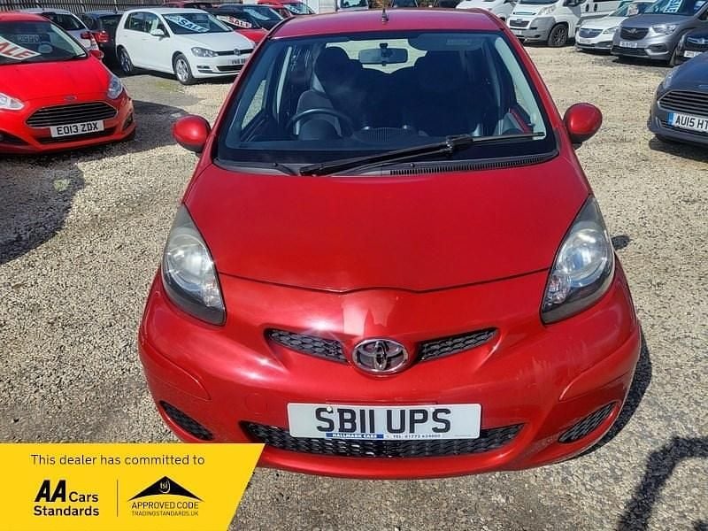 Used Toyota Aygo 67 HP (49 kW) 2011 Red Hatchback