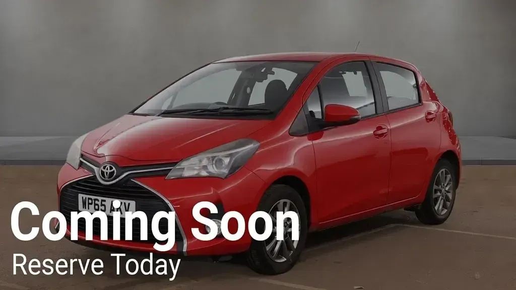 Used Toyota Yaris 2015 Red Hatchback