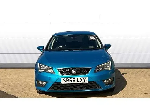 Begagnad Seat Leon FR 150 HK (110 kW) 2016 Blå Halvkombi