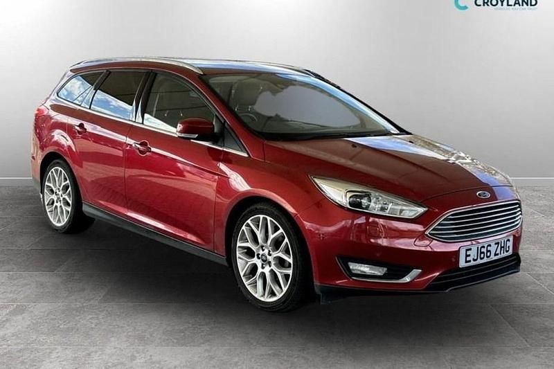 Used Ford Focus Titanium X 125 HP (91 kW) 2016 Red Estate