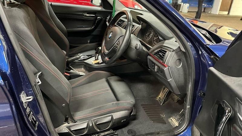 Used BMW 118 Sport Line 2016 Blue Hatchback