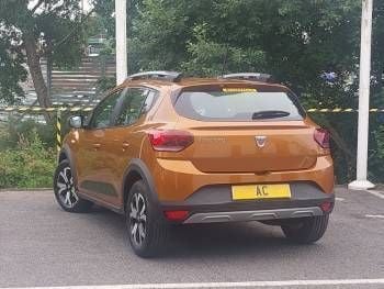 Image 2/4