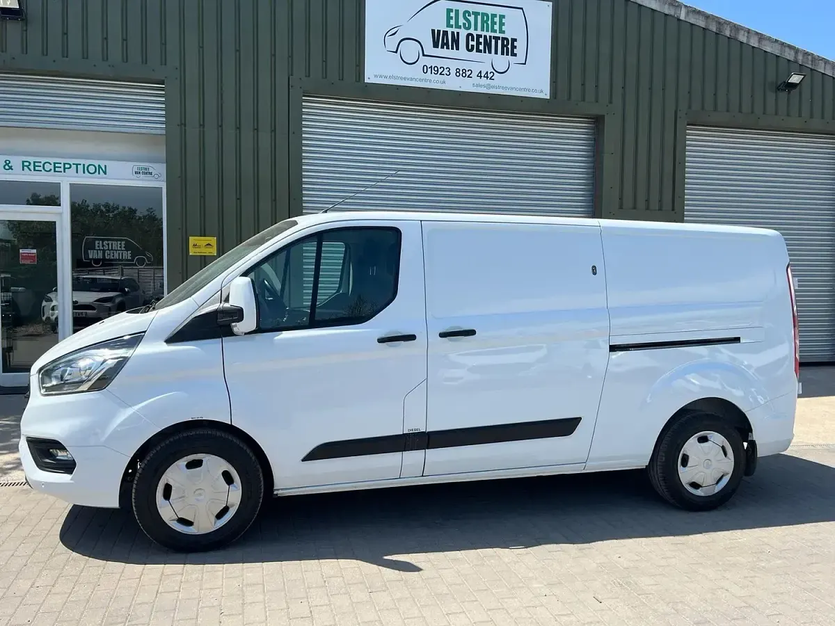Used Ford Transit Custom Trend 130 HP (95 kW) 2022 White Van