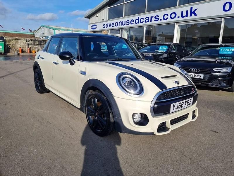 Used Mini Cooper S Hatch 2018 White Hatchback