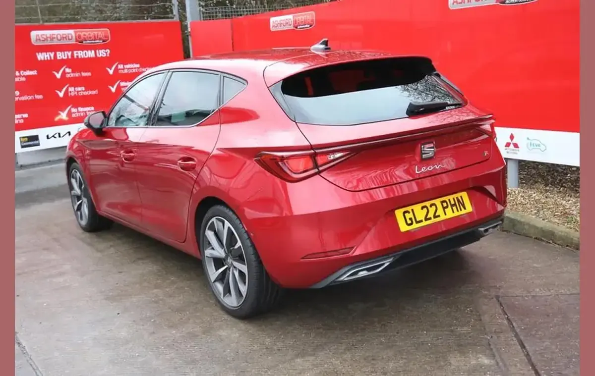 Used Seat Leon FR Sport 190 HP (139 kW) 2022 Red Hatchback