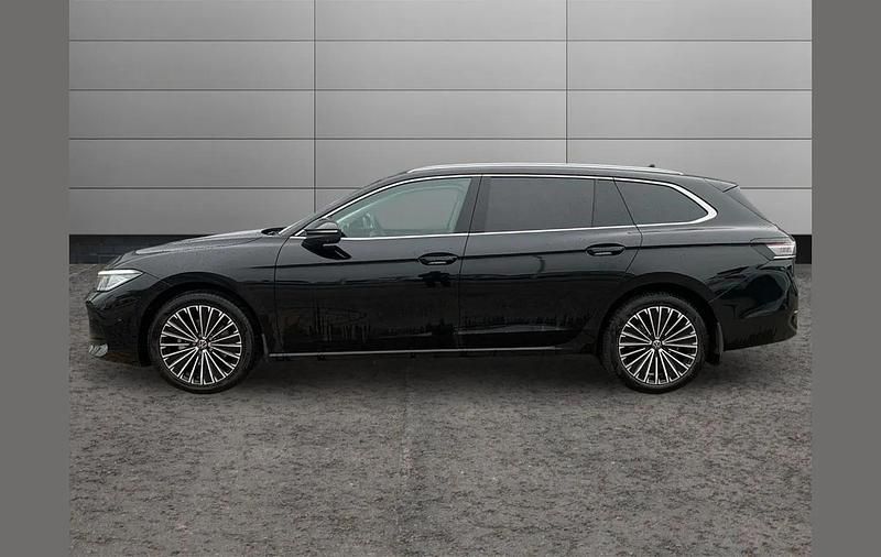 Usado VW Passat Elegance 147 CV (108 kW) 2025 Negro Familiar